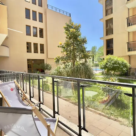 Sunny - Private Apartment